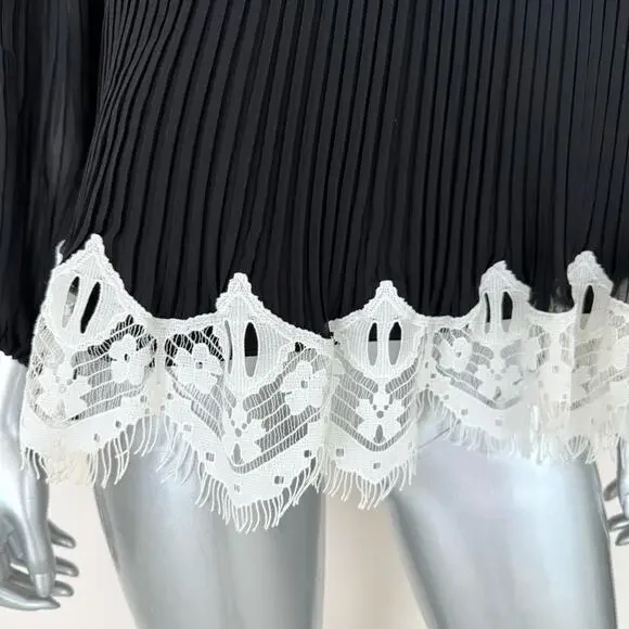 CHLOÉ Off-the-shoulder Macramé Lace-trimmed women blouse size 36FR or S